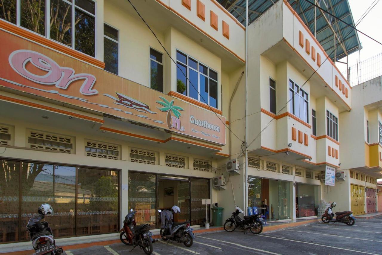 Hotel RedDoorz near Jalan Jendral Sudirman Manado Exterior foto