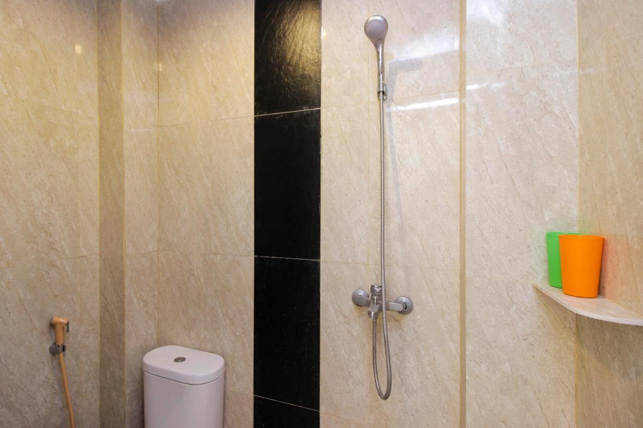 Hotel RedDoorz near Jalan Jendral Sudirman Manado Exterior foto